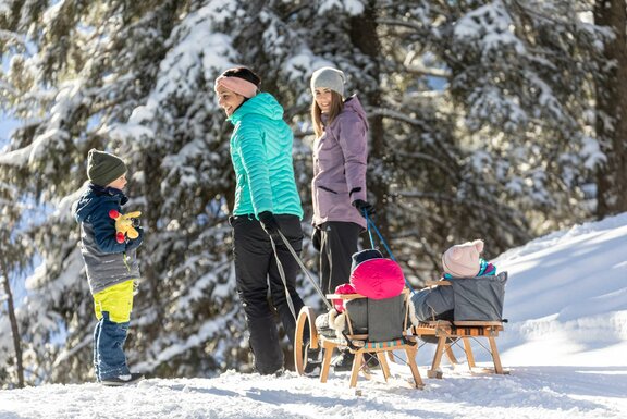 Winterwandern am Gerlosstein Winterurlaub mit der Familie ©Zillertal Arena
